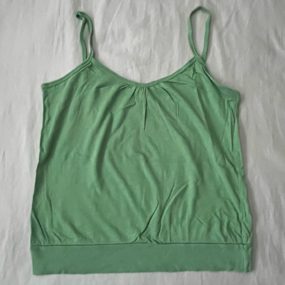 Old Navy tank top, semi-cropped, in green. Size M